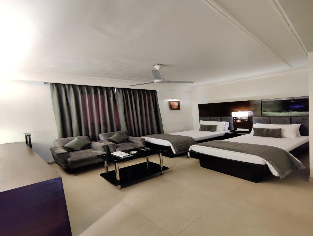 Hotel The Samilton Calcuta Exterior foto
